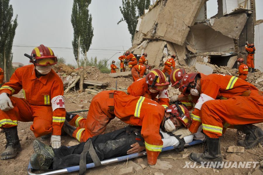 新疆举行地震救援演练