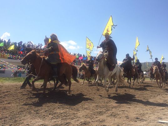 新疆和静县第二十届东归那达慕大会盛大开幕 首日吸引游客7万人次