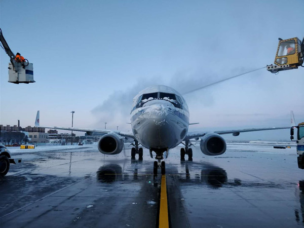 乌鲁木齐国际机场启用智能化除冰塔台 除冰原因导致的航班延误率降为零