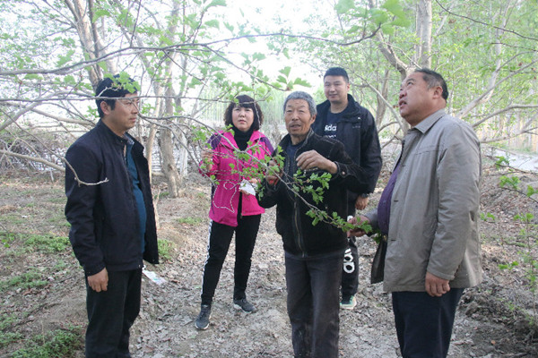 新疆博湖县驻村工作队“一户一策”精准发力助贫困