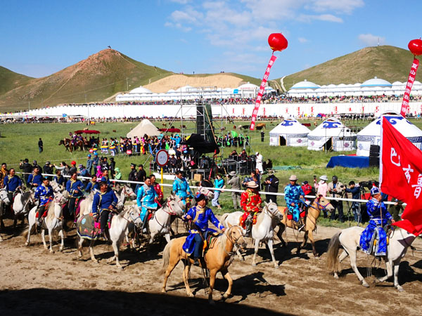 新疆和静县第二十一届东归那达慕大会落下帷幕和静4天迎来30万游客