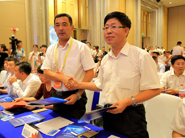 第六届中国•亚欧博览 博湖成功签约0.4亿元大河口景区加油加气站以及服务区建设项目