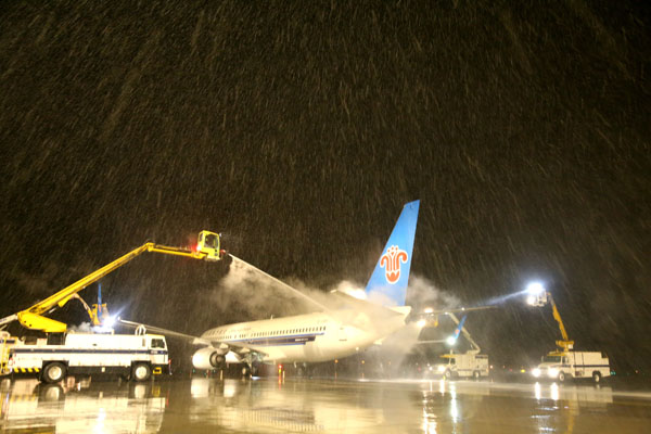 今冬首场降雪达到暴雪级别 南航在乌启动除防冰保障