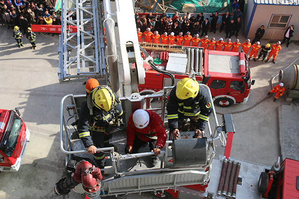 “119”消防宣传月新疆阿克苏地区举办高层建筑灭火救援综合演练